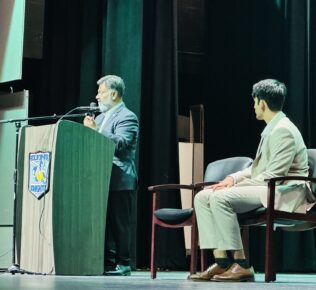 Mayor Elackatt addressing Elkins Students